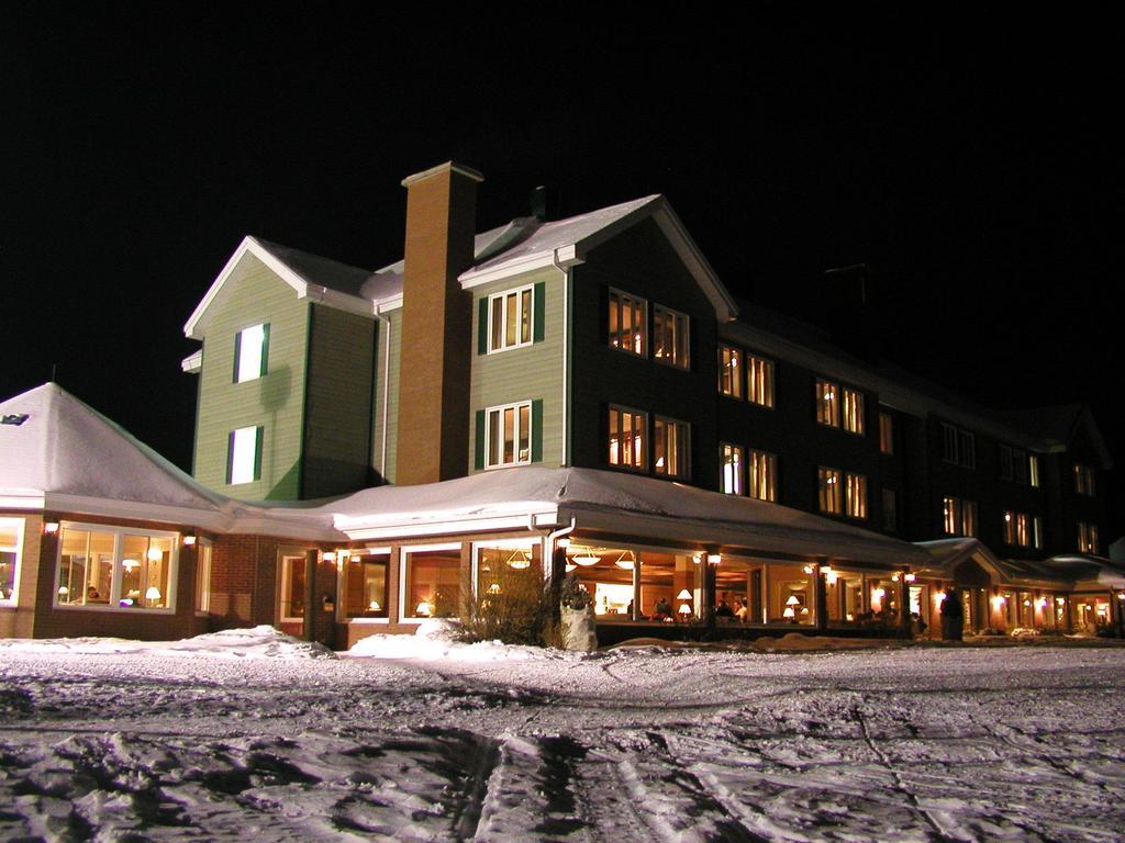 Auberge du Lac-à-l'Eau-Claire Saint-Alexis-des-Monts Exterior foto