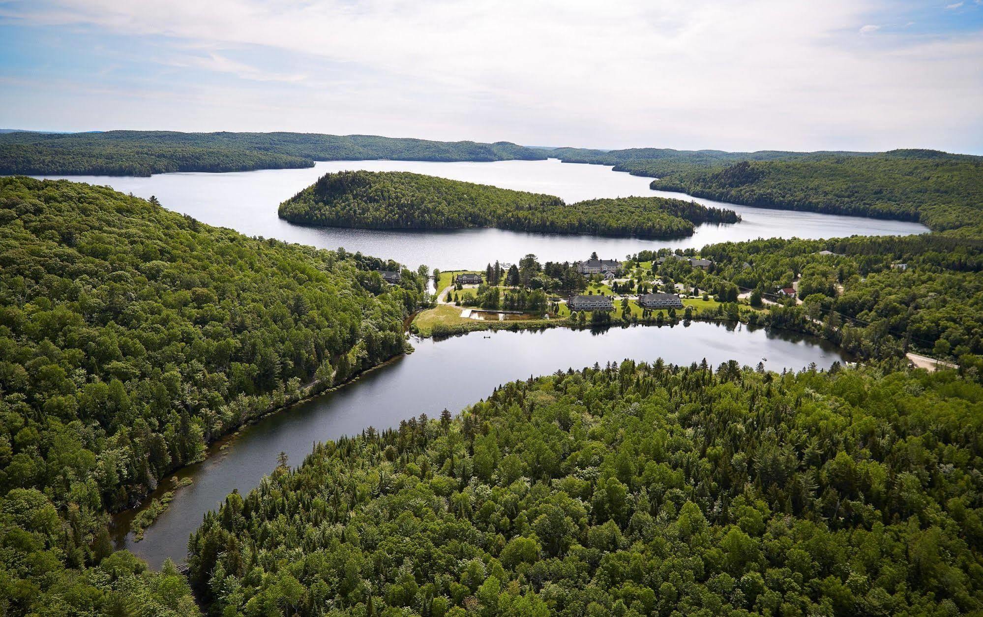 Auberge du Lac-à-l'Eau-Claire Saint-Alexis-des-Monts Exterior foto